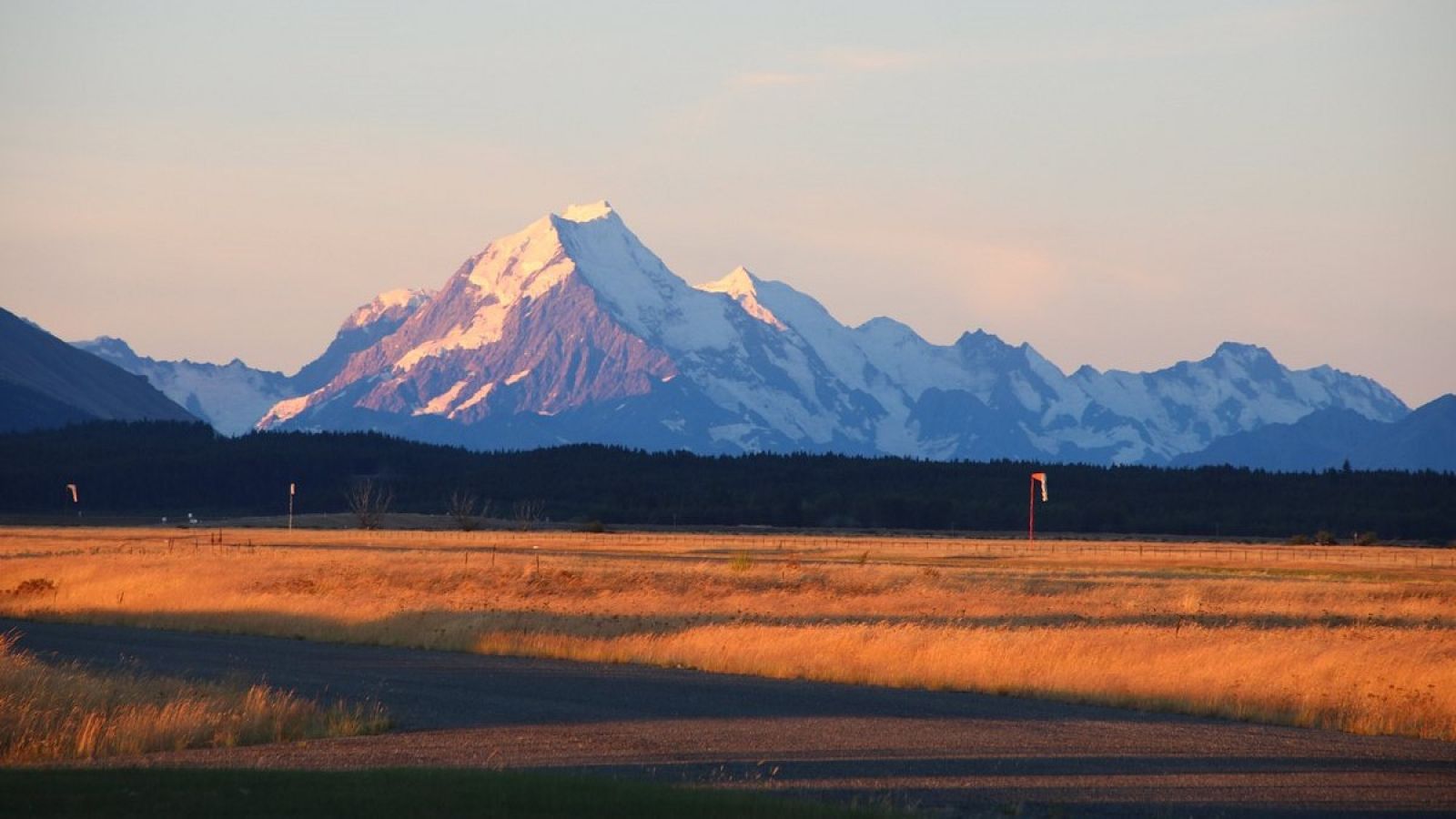 Pukaki Air Lodge 4 banner image